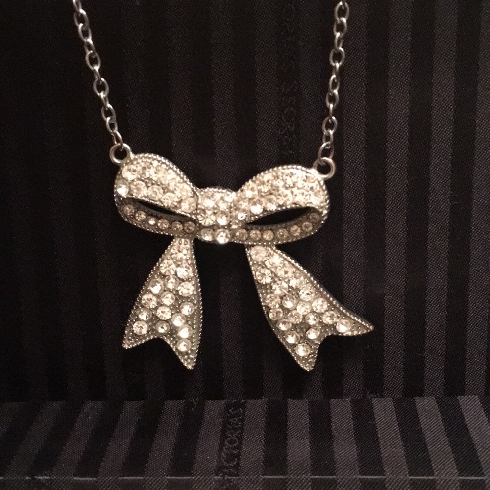 Rhinestone Bow Necklace